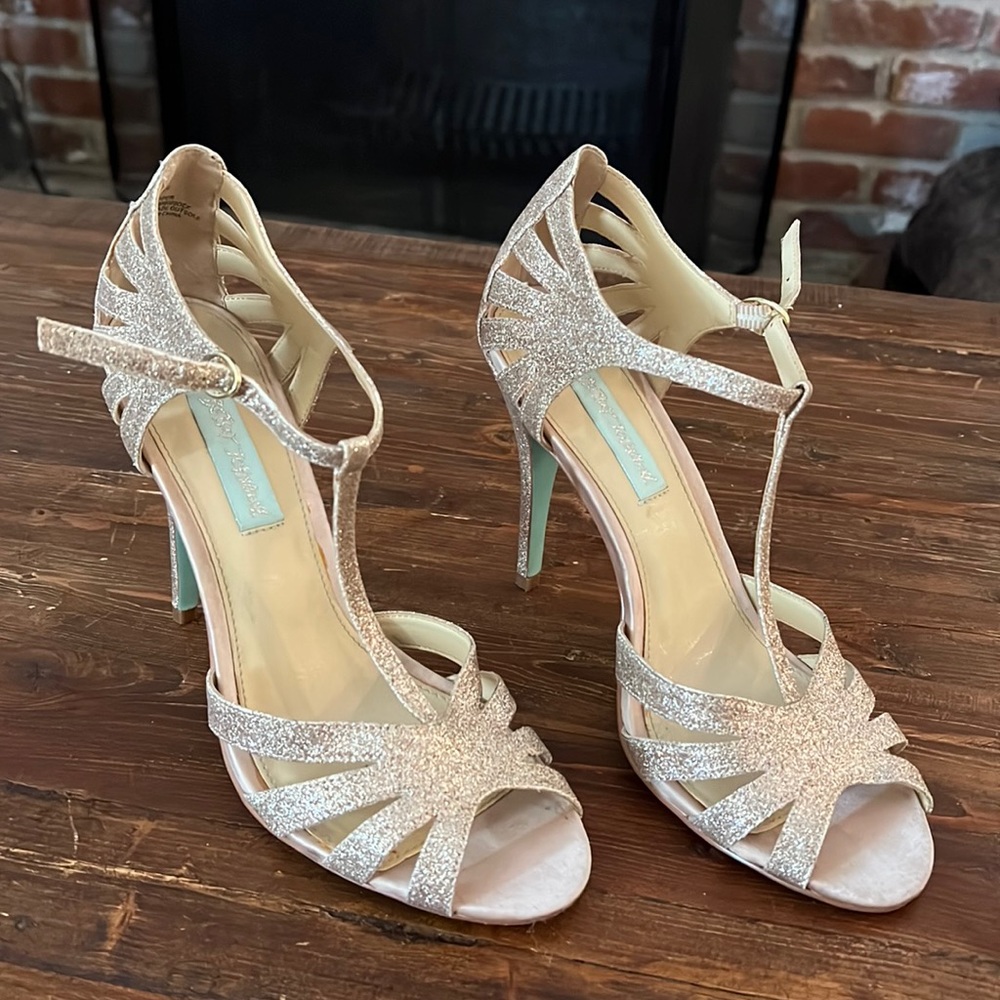 Betsey Johnson Retro Women’s Heels